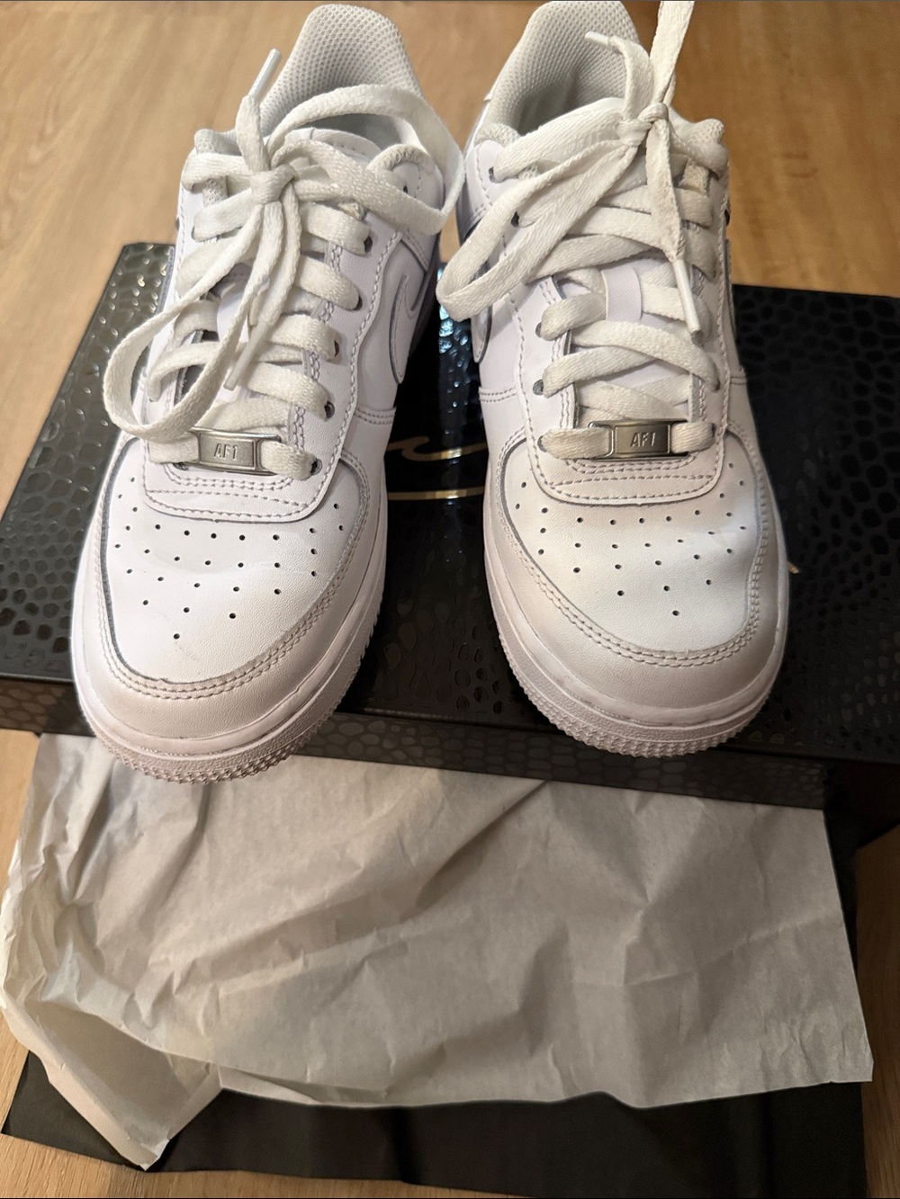 Nike - Picture 1 of 4